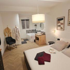 SPA & Détente - Cocon romantique au coeur de Moulins, Hotel in Moulins