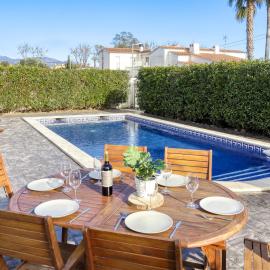 Holiday Home Montgri by Interhome, hotel in Empuriabrava