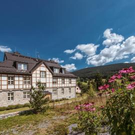 Theresian Apartment, hotel a Ostružná