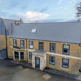 Manor House Apartments, Hotel in Desborough