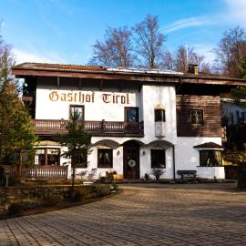 Gasthof Tirol, hotel u gradu 'Văliug'
