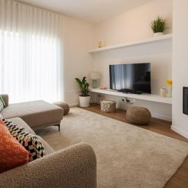 Bright & Spacious Villa by Beach, hotel in Ribeira Grande