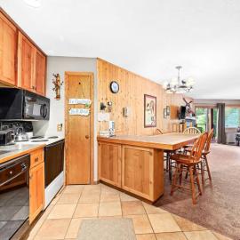 Slopeside North Shore Views | Ski-In/Ski-Out | Hot Tub, hotel em Lutsen
