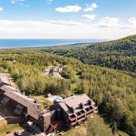 Slopeside North Shore Views | Ski-In/Ski-Out | Hot Tub – hotel w mieście Lutsen