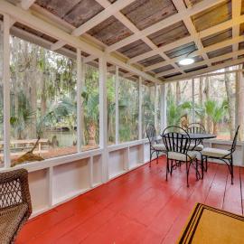 Bass Fishing Paradise w/ Shared Dock in Hawthorne!, hotel a Hawthorne