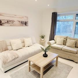 Meon house 3 bed luxury with 2 Kings and 1 double, hotel in Portsmouth