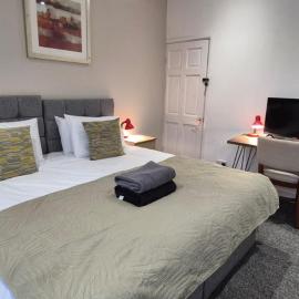 St Johns - 2 Bed House, hotel in Balby