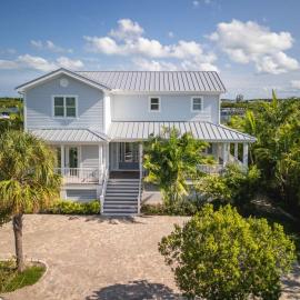 Evershore House -Pool, Parking, Dock!