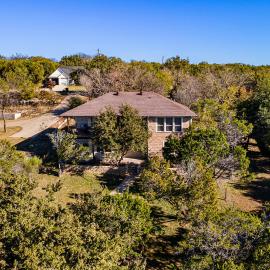 Lakefront 3BR Retreat with Dock, Kayaks and Fire Pit