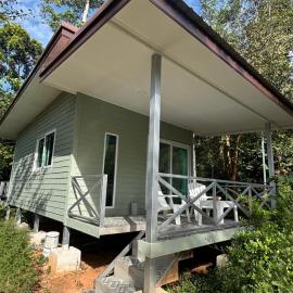 Little Bailan Retreat - Garden & River Side, hotel in Ban Bang Bao