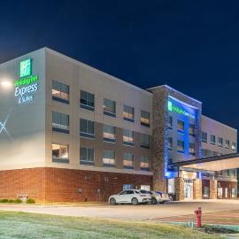 Holiday Inn Express & Suites Nashville North - Springfield by IHG، فندق في سبرينغفيلد