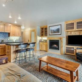 Rustic Pet-Friendly Second Floor Condo