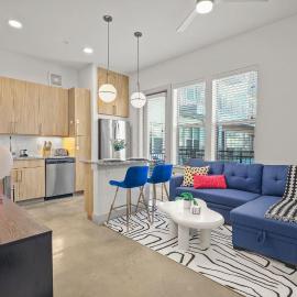 Loft| Near Medical City & Galleria |Pool| King Bed