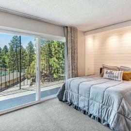 Riverfront Condo - Pet Friendly Near Downtown, hotel en Bend