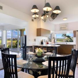Condo with golf views pool & hot tub, hotel in Waikoloa