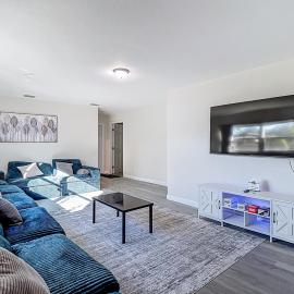 Spacious Tampa Stay • Large Yard • 15 Guests