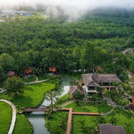 ภูธาราทรีเฮาส์แอทเชี่ยวหลาน Phutara Treehouses At Cheowlan, Hotel in Ban Pha Saeng Lang