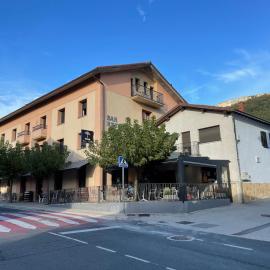 Hostal Ibaisek, hotell i Zudaire