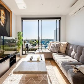 Stylish 2BR Apartment with Scenic Views