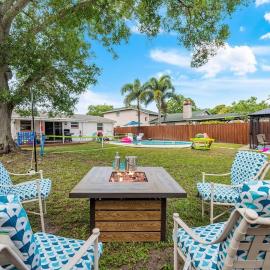 Private Pool 15 Minutes to the Beach & Downtown Saint Petersburg Florida, hotel en Pinellas Park