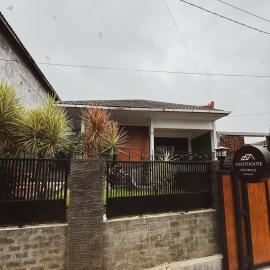 Guesthouse Jagabaya, Hotel in Kuningan