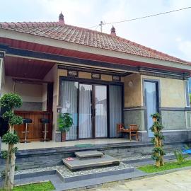 Nyoman Guest House, hotel in Singaraja
