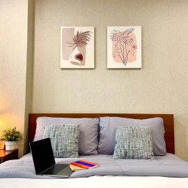1-Min Walk to BTS Thonglor Simple Spotless Great Value Stay, hotel v destinácii Klong Toi