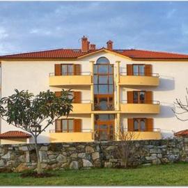 Apartments Ana Wellness, отель в Ровине