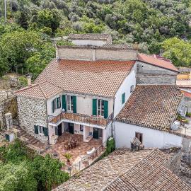 2 Bedroom Gorgeous Apartment In Laureana Cilento