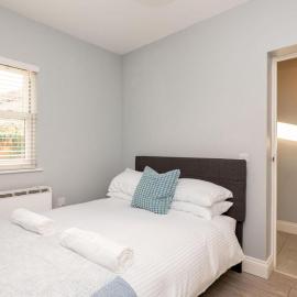 Town Centre - Free Parking - Sleeps 5