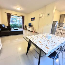 Happy House Casa Seaside Rayong, hotel in Ban Chak Phai