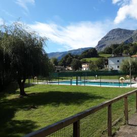 Entrecuevas - Rural Accommodation, hotel u gradu 'Arredondo'