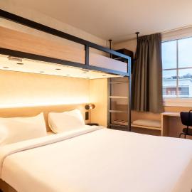 Kyriad ECO - Suresnes - La Defense, отель в Сюрене