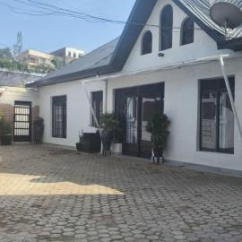 3 bedroom apartments in Kigali, hotel en Taba