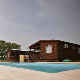 CABAÑAS BRUTUS RANCHs, hotel en Azul