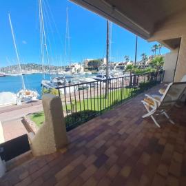 Brigantine112 - Appt 4 pers climatisé vue mer avec accès direct au port, proche de St Tropez et ses plages
