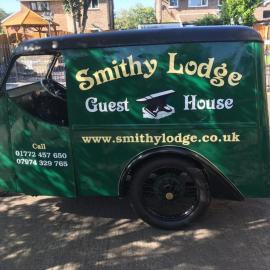 smithy lodge guest house, hotel in Leyland