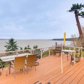 Uninterrupted Water Views! Whidbey Island Getaway, hotel in Freeland