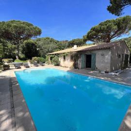 Maison 4 chambres avec piscine, jardin arboré & plage à 600m - La Croix-Valmer - FR-1-726-19, hotel in La Croix-Valmer
