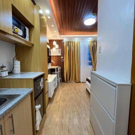 L&C Staycation- Newly Furnished Condo at Mesaverte Near CDO Malls，Pontud的飯店