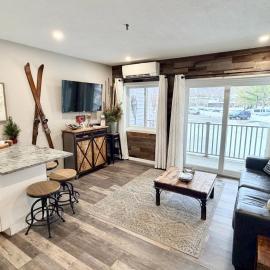 1 Bedroom River and Loon View Balcony Indoor Pool, hotel Lincolnban