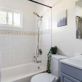 Chic Abode In Central Berkley
