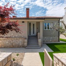 Stylish Umag Villa Just 200 m from the Sea