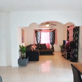 Your Serenity by M n C Rentals, hotel in Portmore