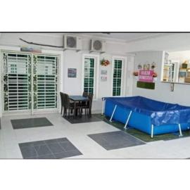 Hakim Homestay, hotel in Hutan Melintang