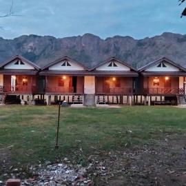 Guesthouse and Restaurant SayLomYen KongLor