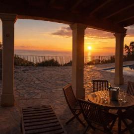 Cozy Chalet with Sea Views & Private Pool