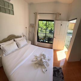 Yada House Alina Cottage, hotel in Nai Yang Beach