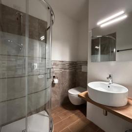 Domo MamaTzia Rooms, hotel i Atzara