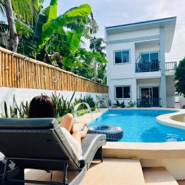 Olliz Huvila, hotel a Siquijor